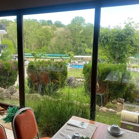 Tselikas 3* كوزاني