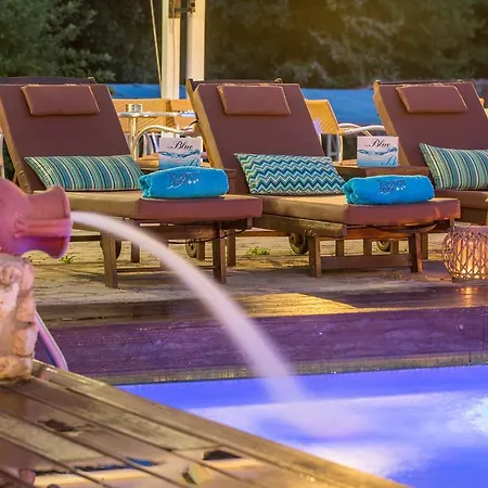 فندق Tselikas 3*