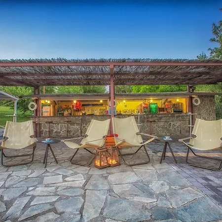 Tselikas فندق كوزاني