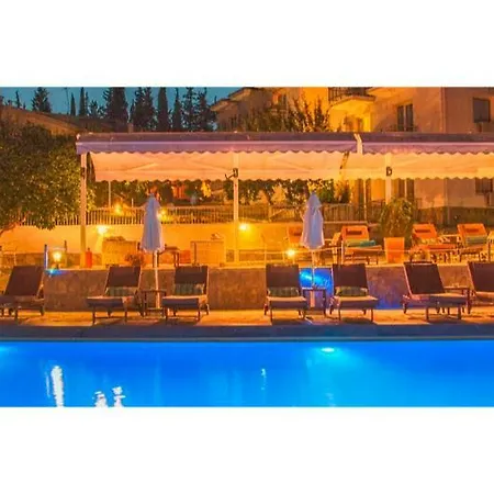 فندق Tselikas كوزاني