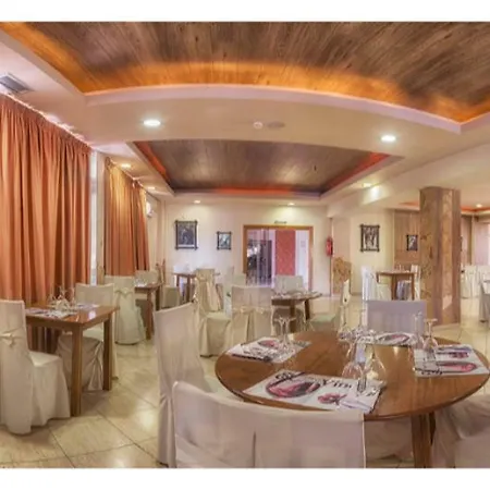 Tselikas فندق كوزاني